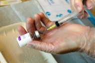 vaccination, spruta och ampull