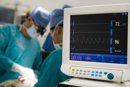 Monitoring with cardiogram in operation room_dreamstime_2302368