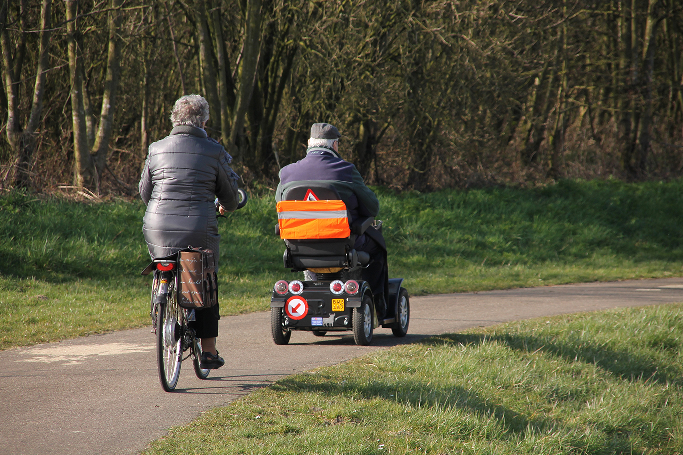 elrullstol och cykel