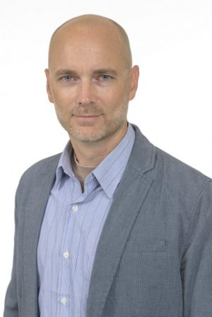 Martin Englund, forskare vid Lunds universitet och leg lÃ¤kare, Ã¤r en av de ledande experterna i vÃ¤rlden pÃ¥ knÃ¤ledsartros enligt Expertscape. Foto: Kennet Ruona