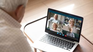 Digitalt utanförskap än svårare för äldre under pandemin